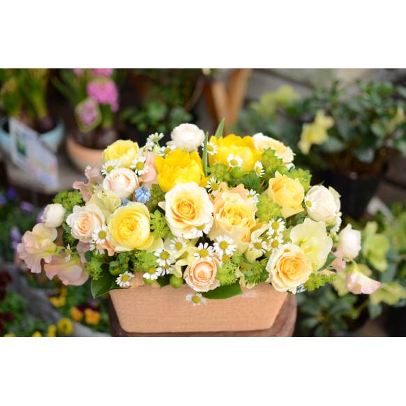 横長アレンジメント　フローリストおまかせ